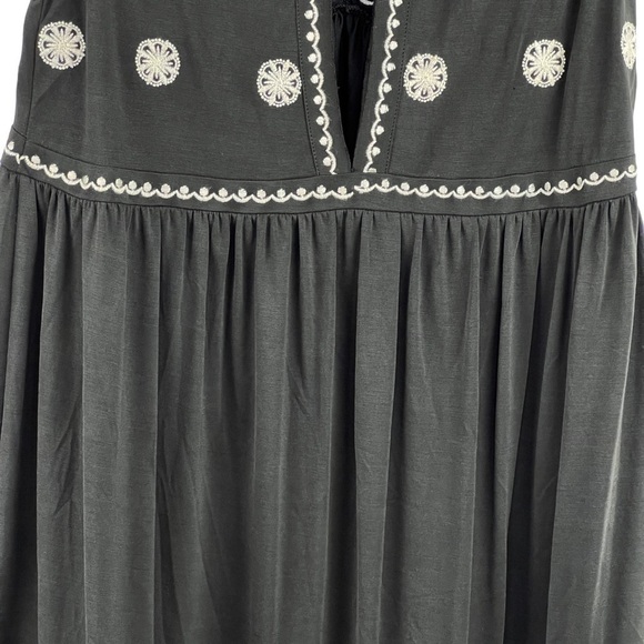 New-miss Me Deep V neck, Embroidered, Empire Waist, Hi-Lo, Mini Dress - Picture 12 of 16